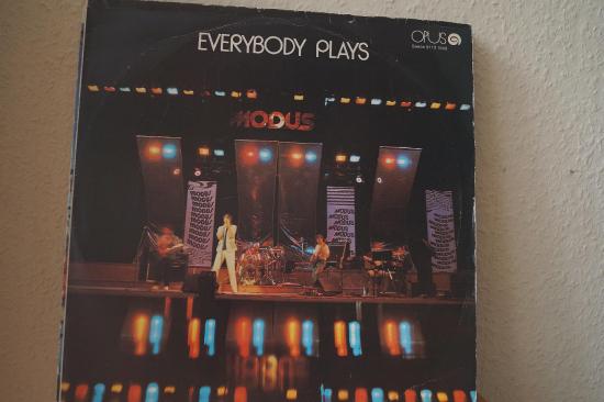 Modus- Everybody Plays