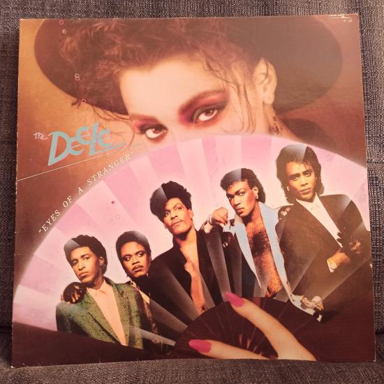 Deele - Eyes Of A Stranger